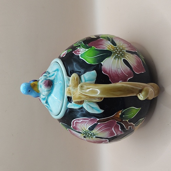 Blue Sky Ceramics Dogwood Teapot, featuring a Blue Bird on The Lid/Floral Design - Picture 4 of 8